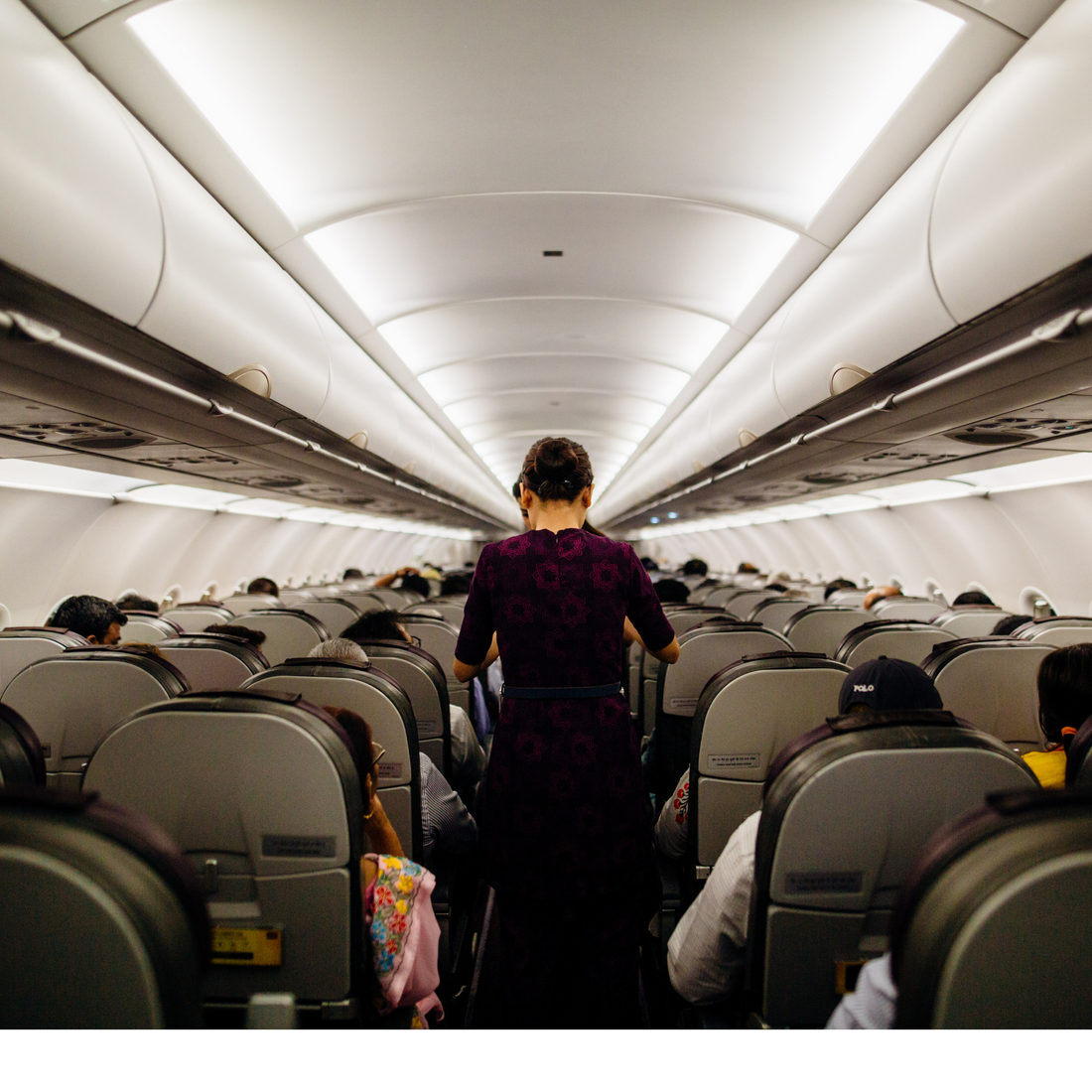 Guide pour voyager avec une cigarette électronique : règles en avion, transports, stockage des e‑liquides et réglementation selon les pays